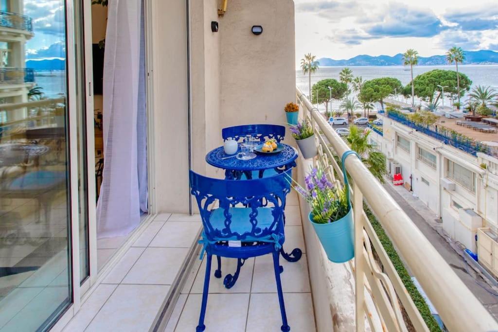 C10 2 Henri Iv Close To Film Festival/balcony-ac