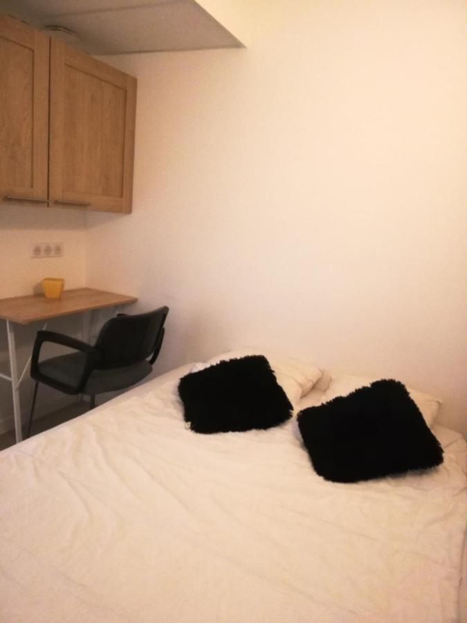 3 Pieces Piscine Proche Et Appartement *