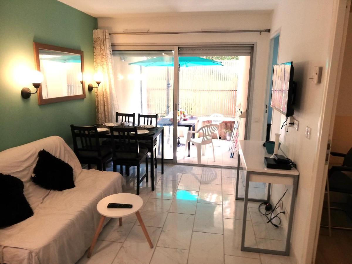 3 Pieces Piscine Proche Et Appartement *