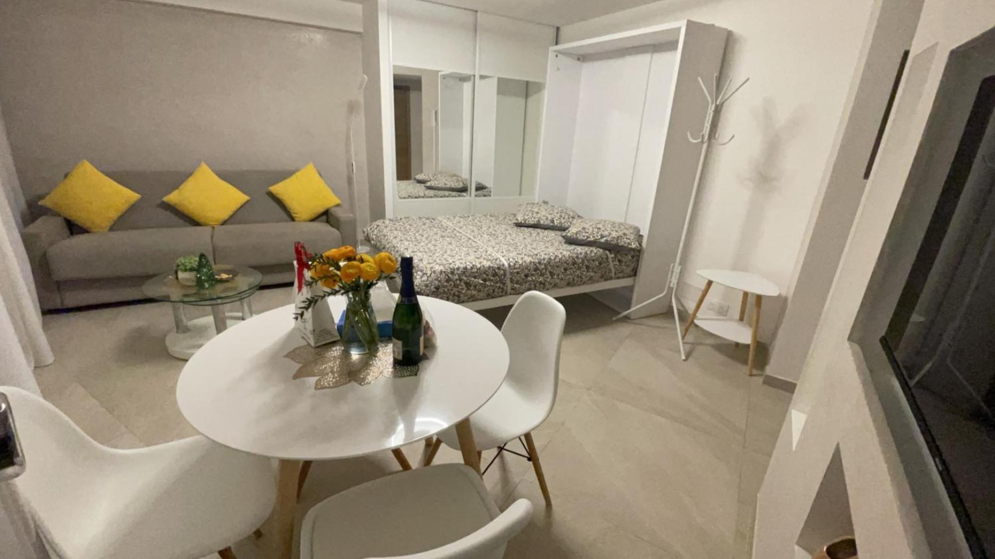 - Centre De * Cannes