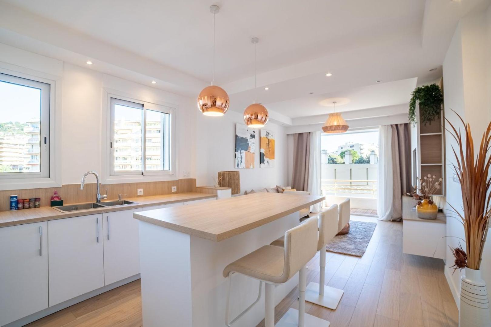 C3 - 1 Bdr Blvd Croisette Henri Iv - Ac & Balcony Apartment *