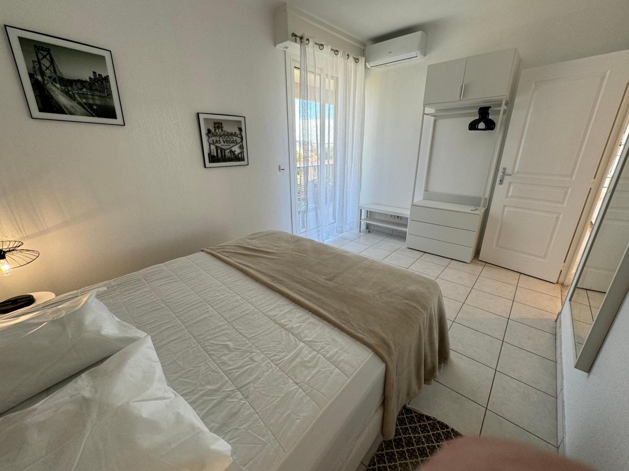 Esperance Apartment