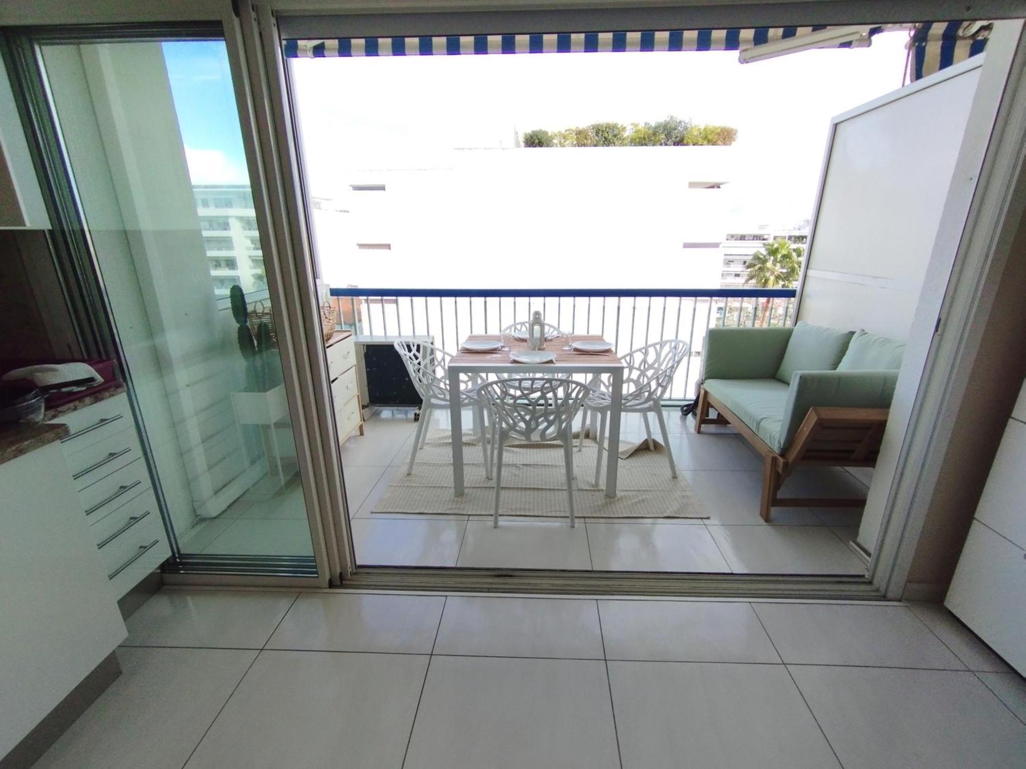 Palm Parking, Clim, Wifi 2' A Pieds Apartment