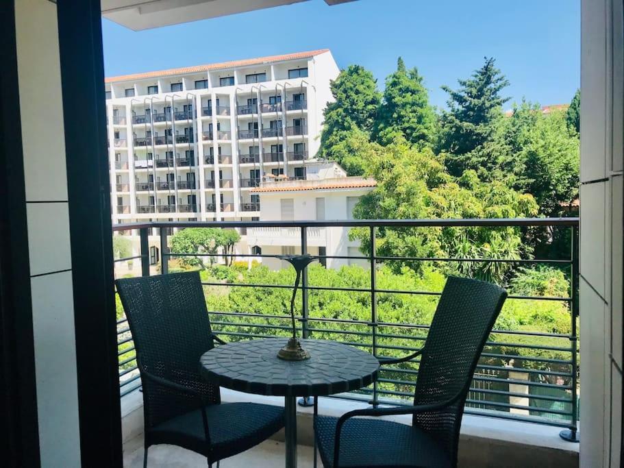 2 Pcs + Parking + Balcon + 1 Min Plages Apartment Cannes