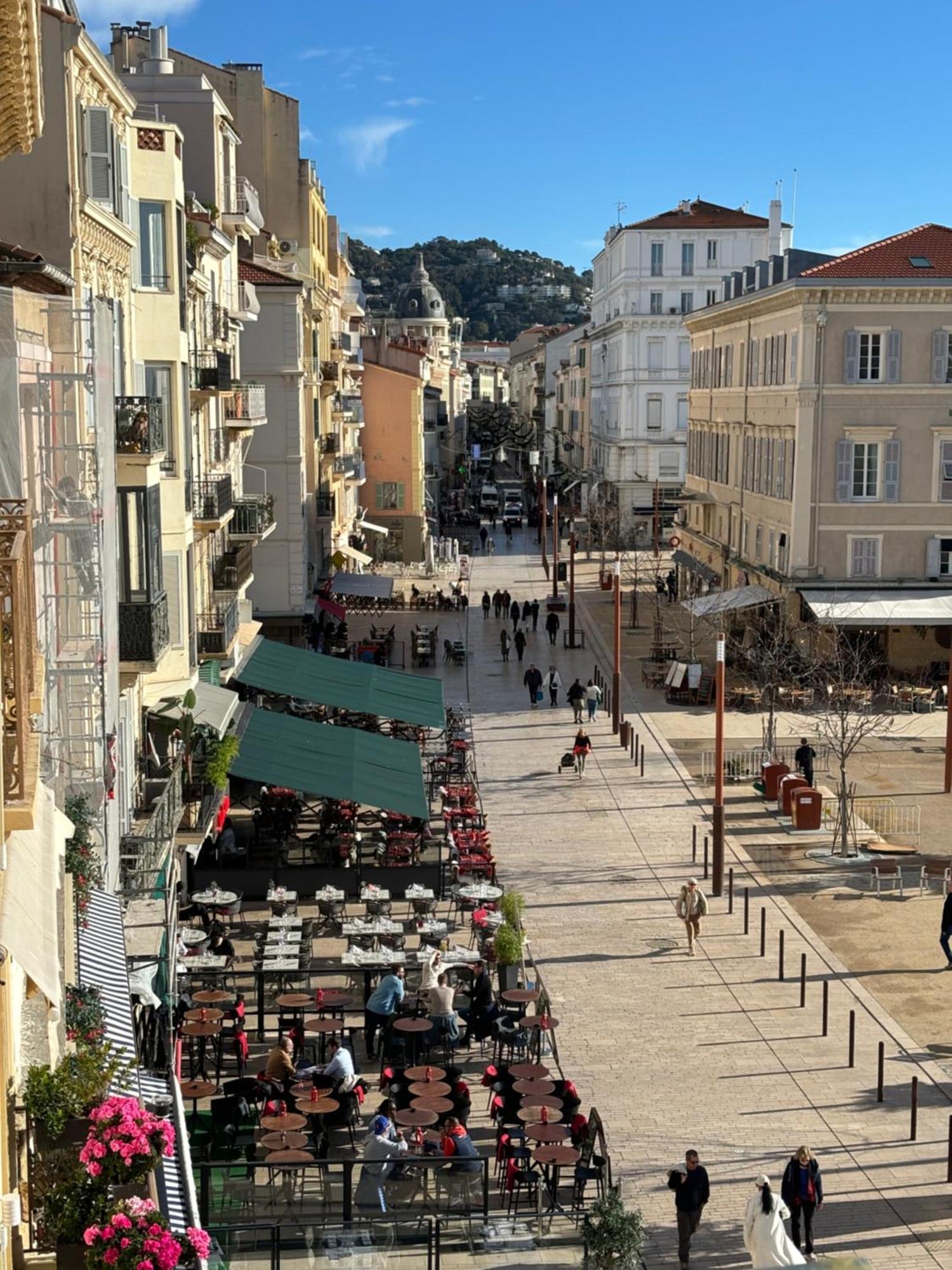 : Agreable Et Lumineux Vue Apartamento