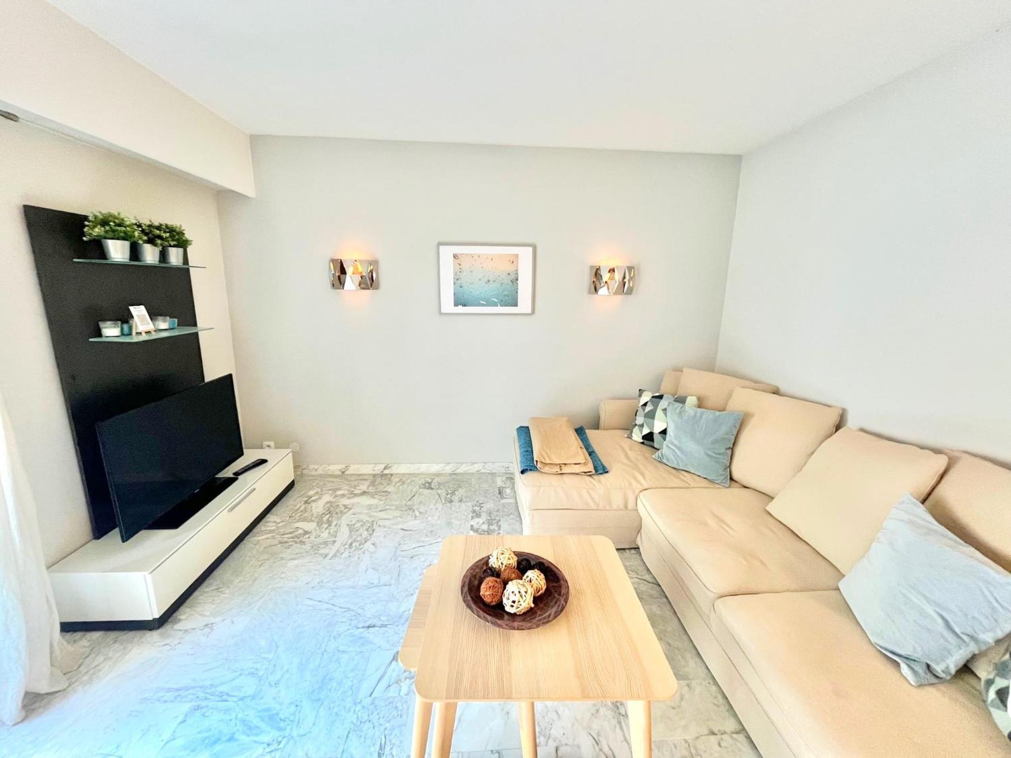 Branly 2, By Welcome To Apartment