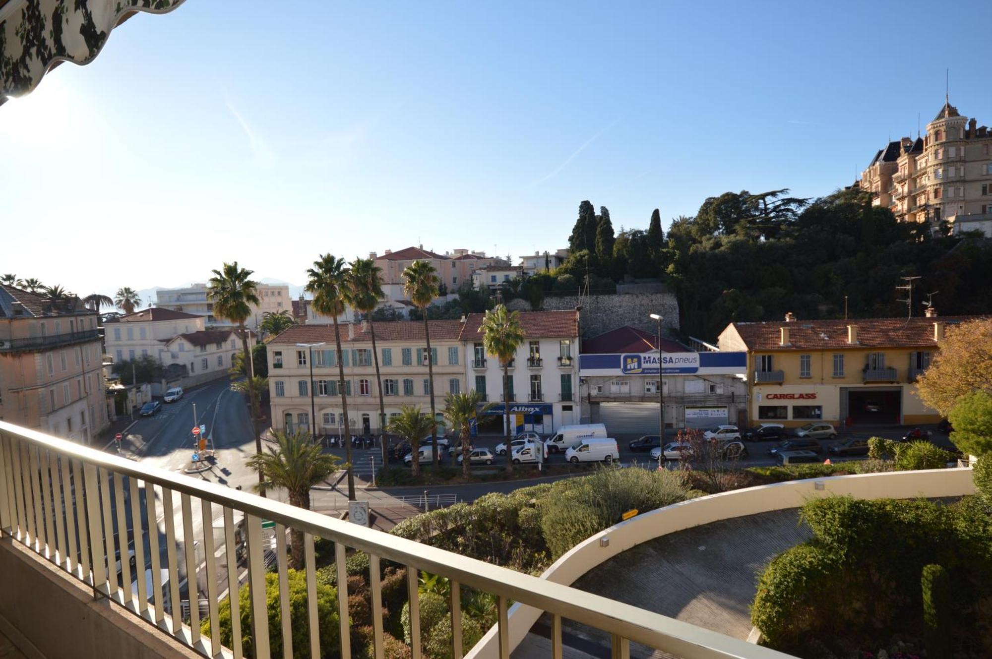 Apartment Comfortable Near The Beaches