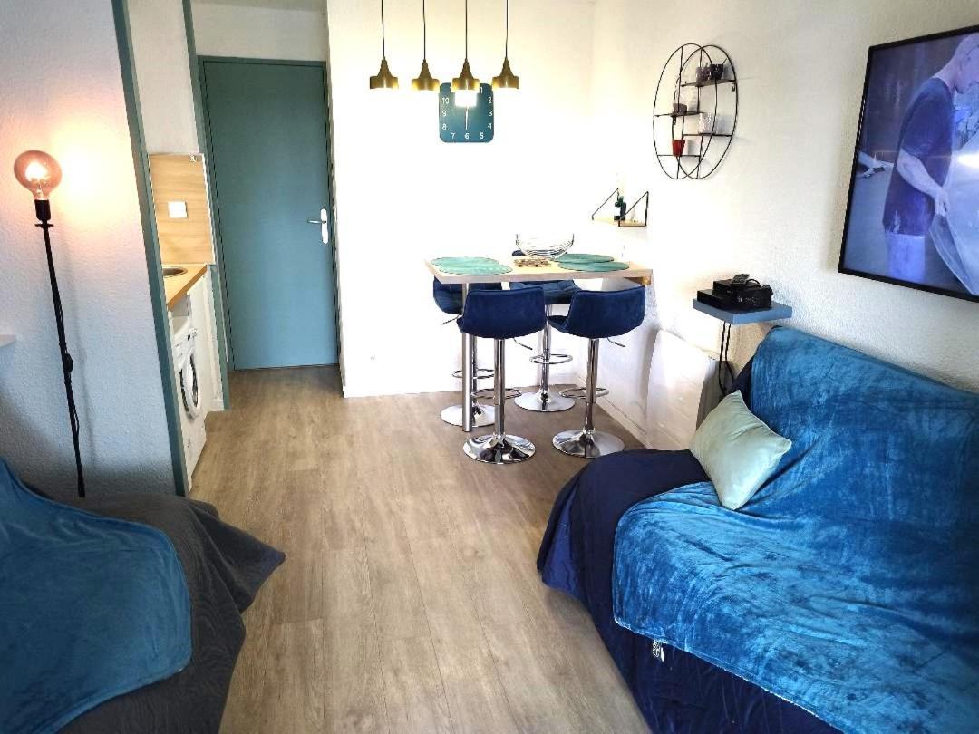 Sleep In Between Sea And Mountains Apartment
