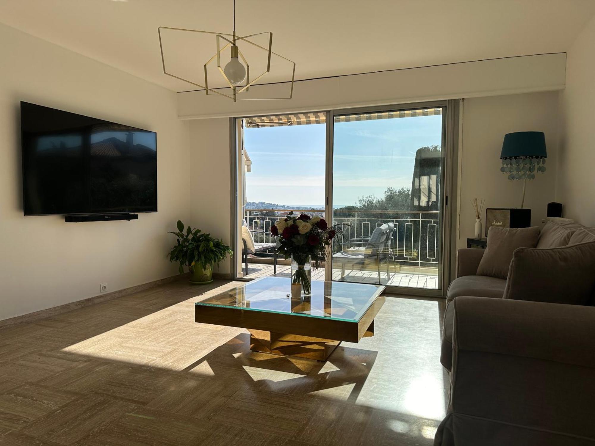 Apartment The Place ***** Cannes