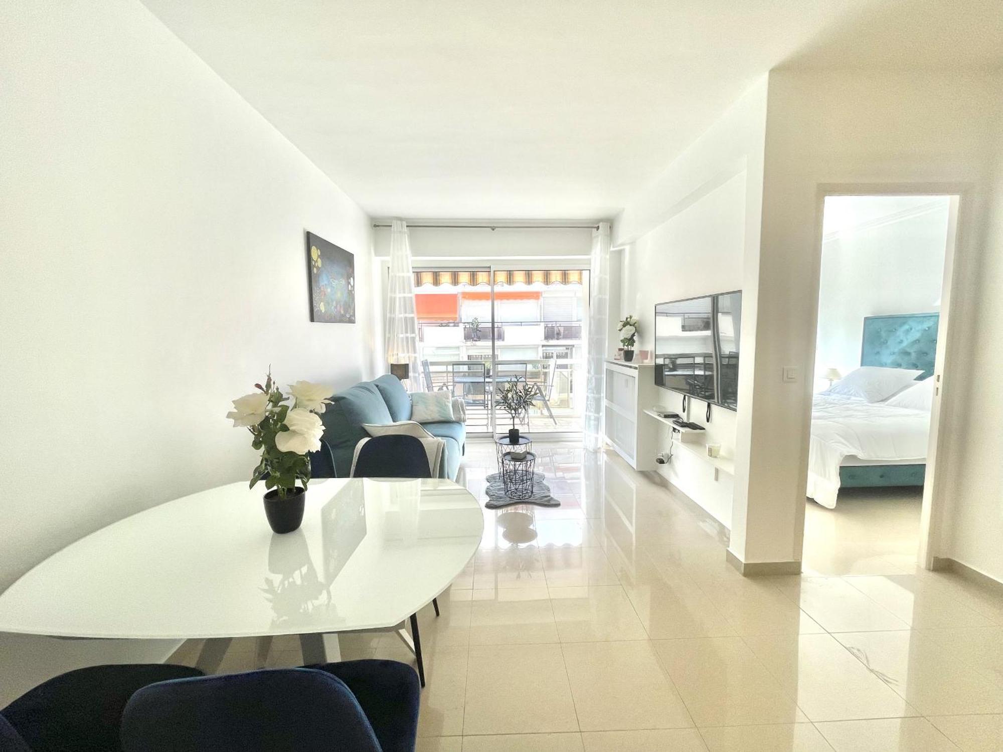 Colony 2 Cannes