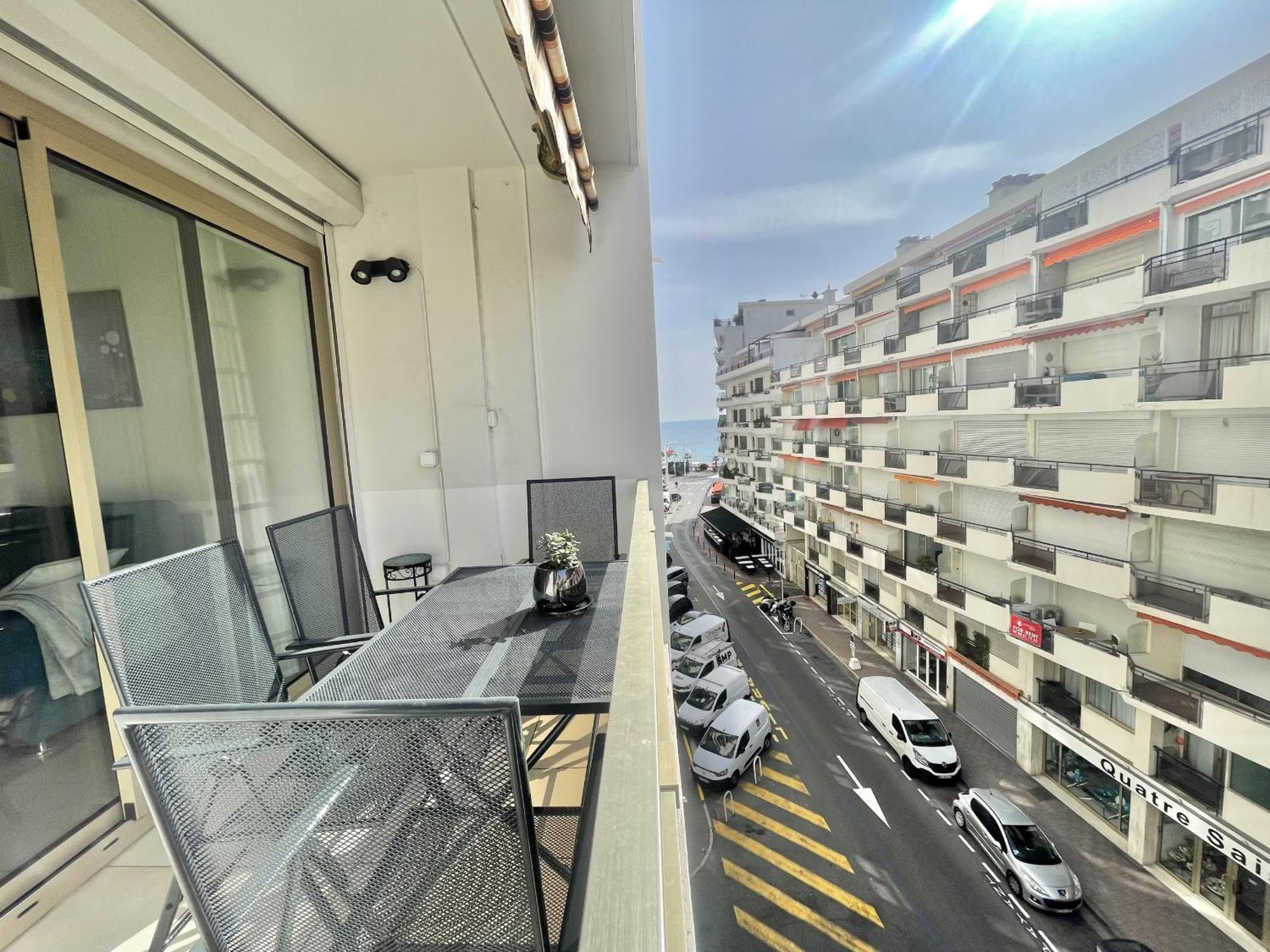 Colony 2 Apartment *