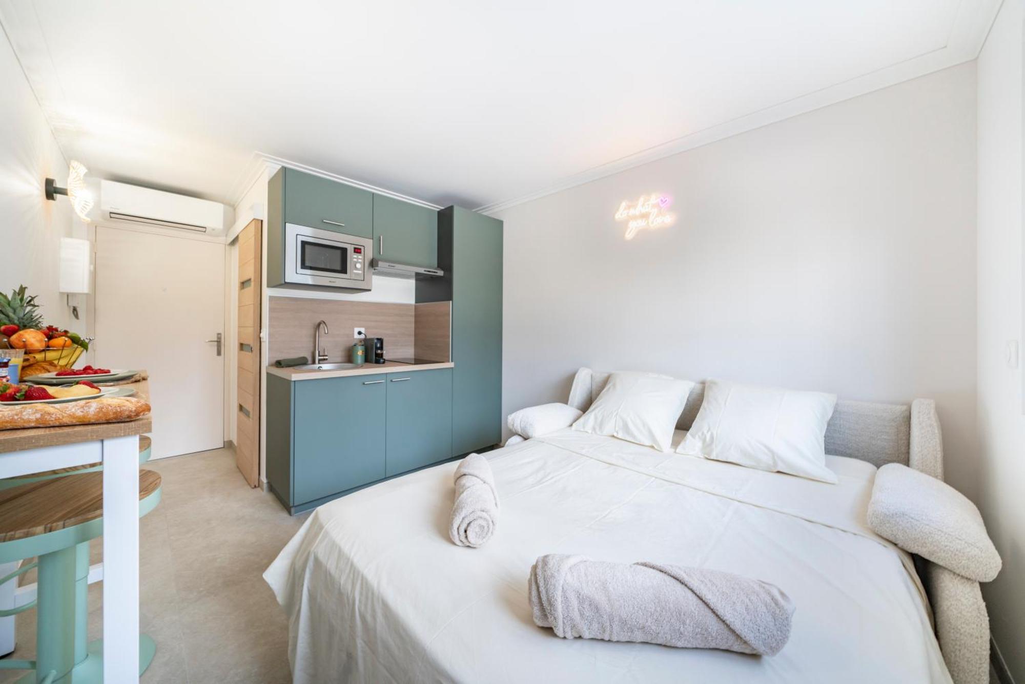 Appartement Banane 2 Min Croisette Mitoyen Martinez