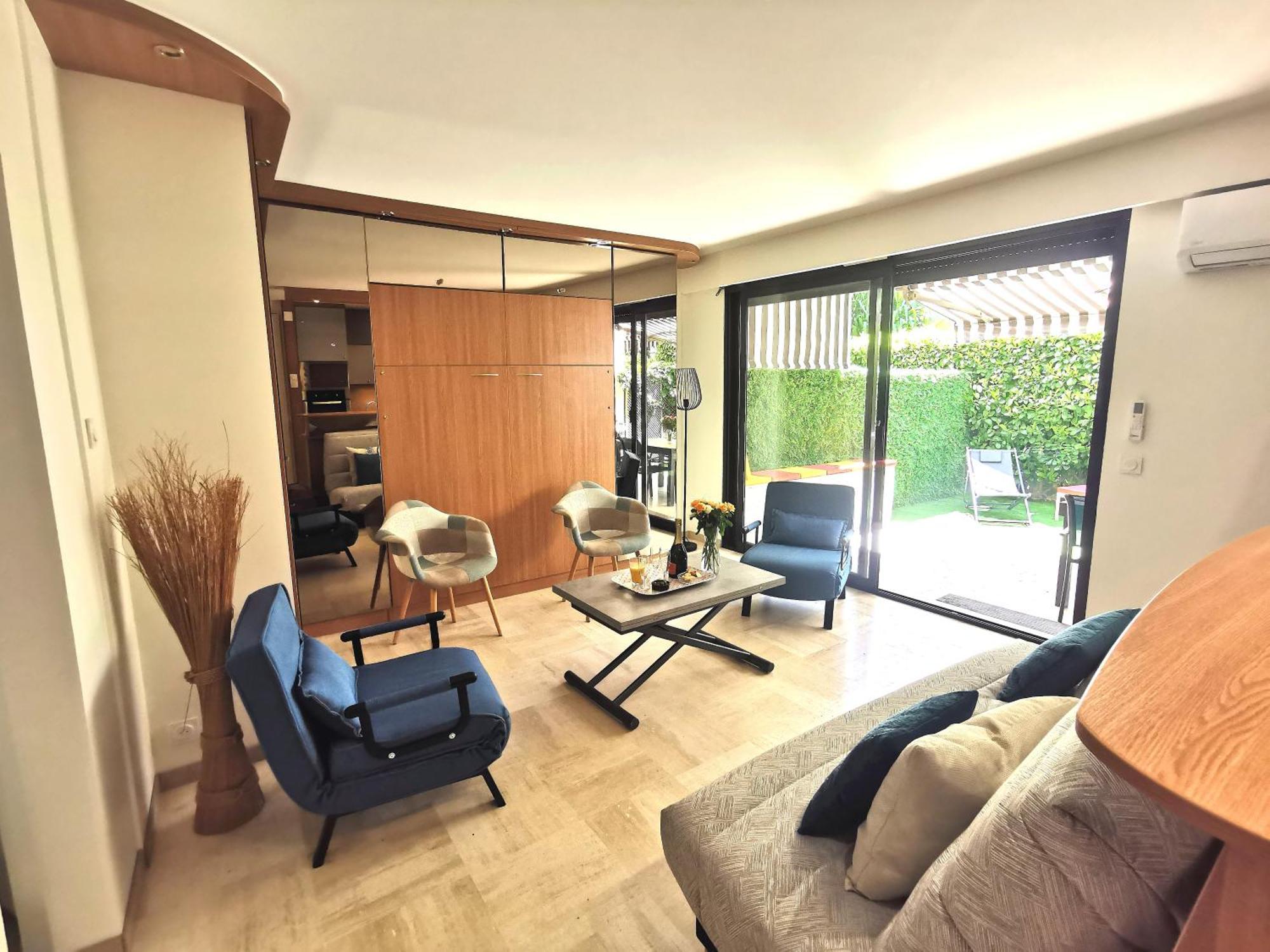 Magnifique Et Grand Studio, Piscine, Parking, Tres Calme De Standing Apartment