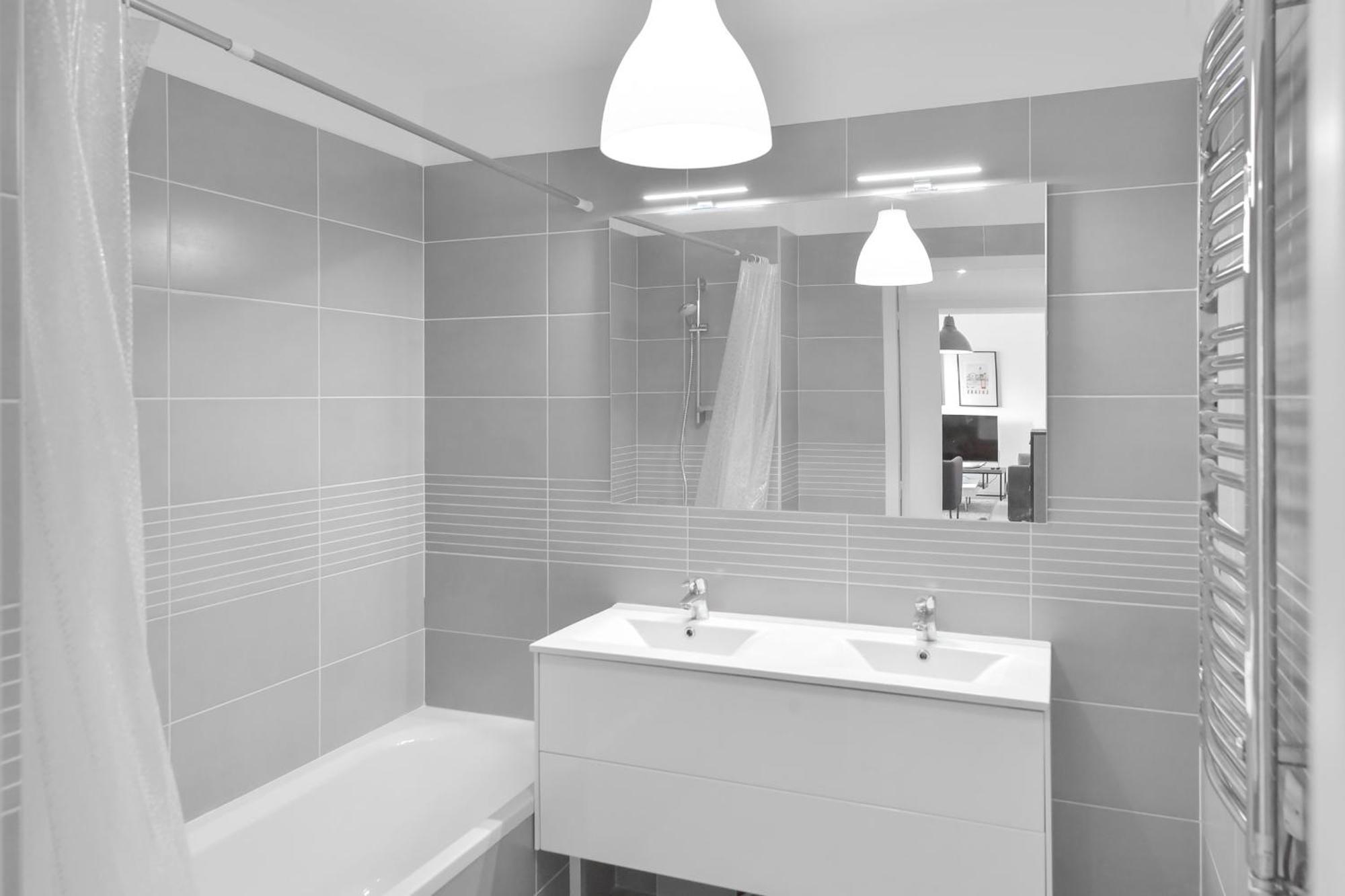 Modern With Swimming Pool Cannes