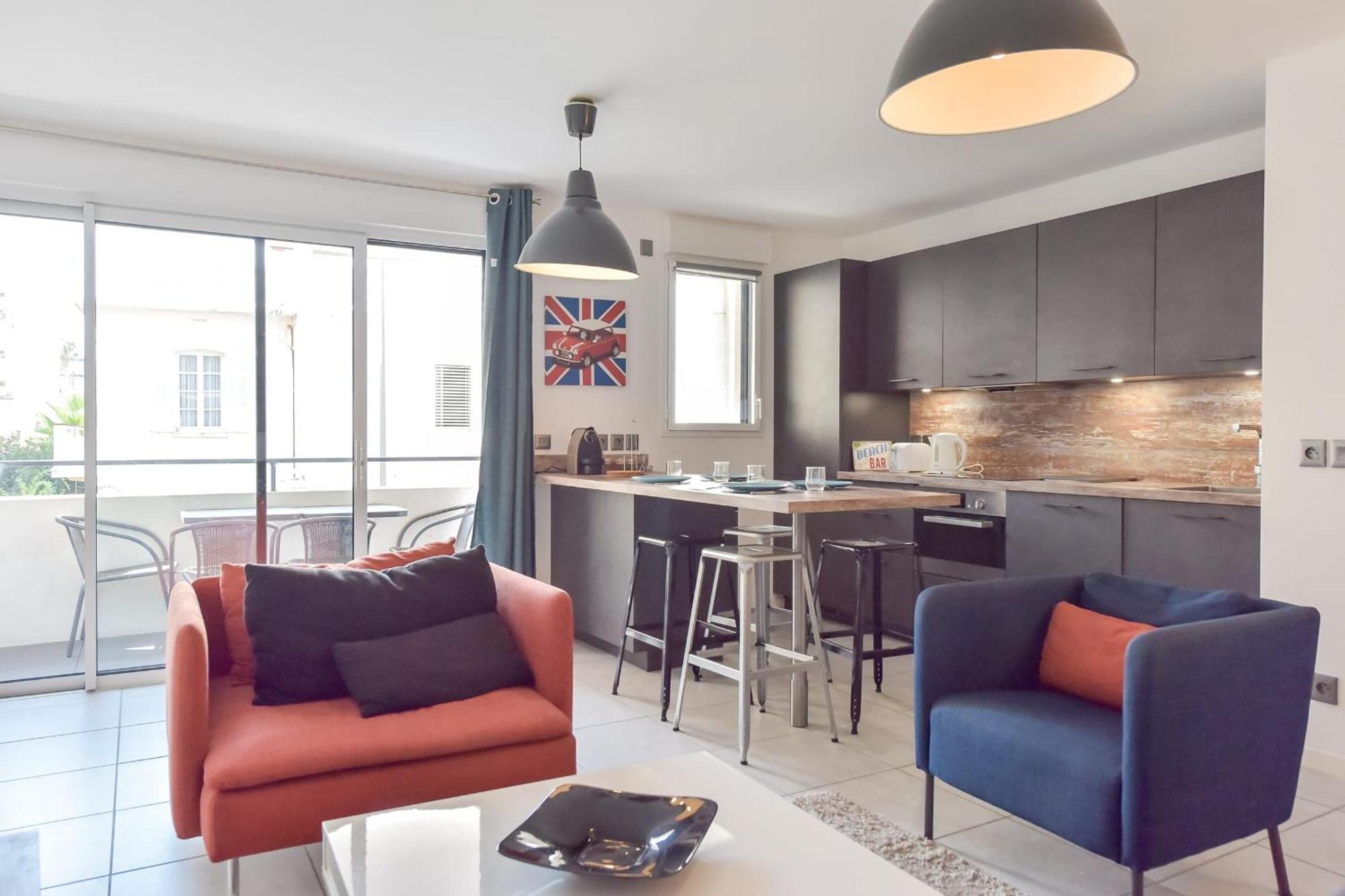 Modern With Swimming Pool Apartment