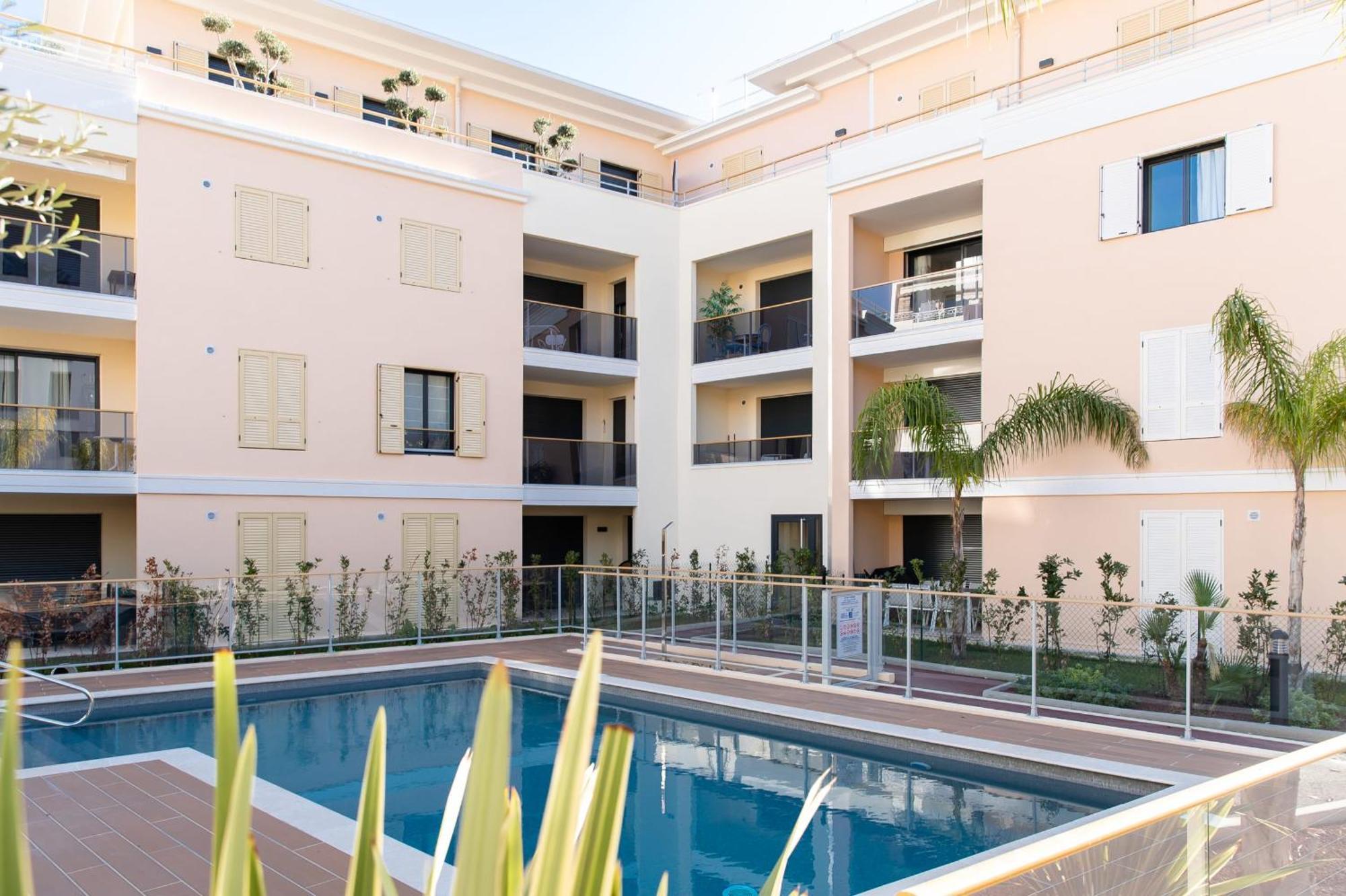 Modern With Swimming Pool * Cannes