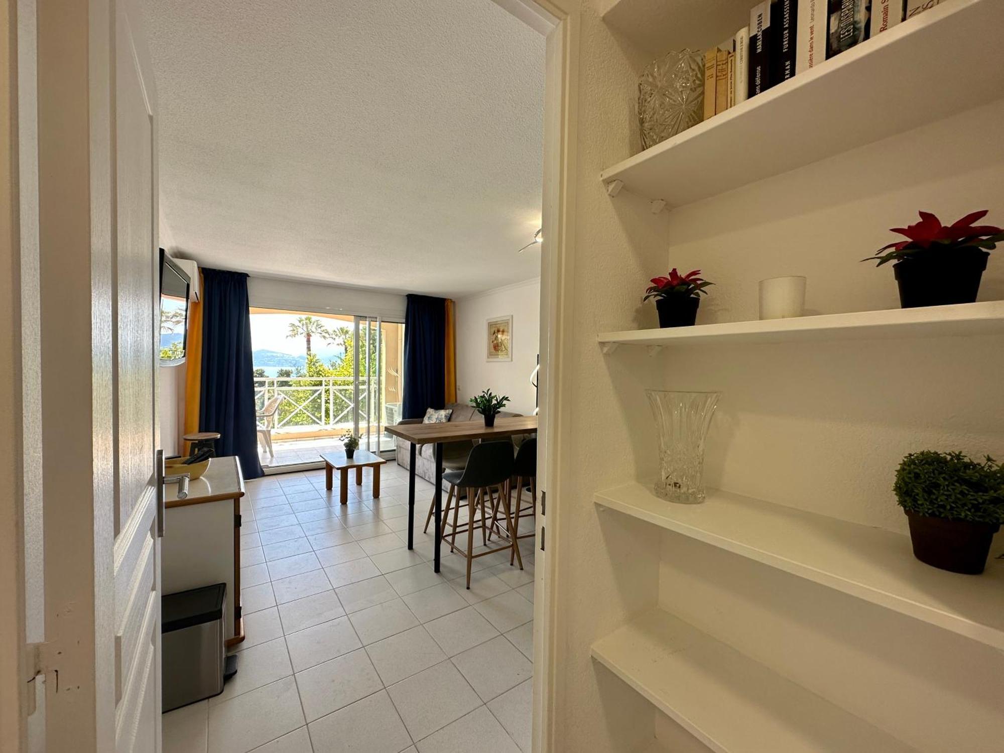 Apartment Francia Bat Gogh *