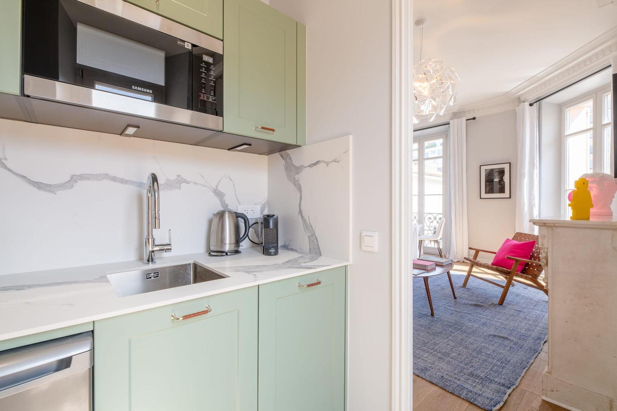 Apartment La Guitare 33 - Nice And Spacious 1br In Center Of Cannes, Right Behind Grand Cannes