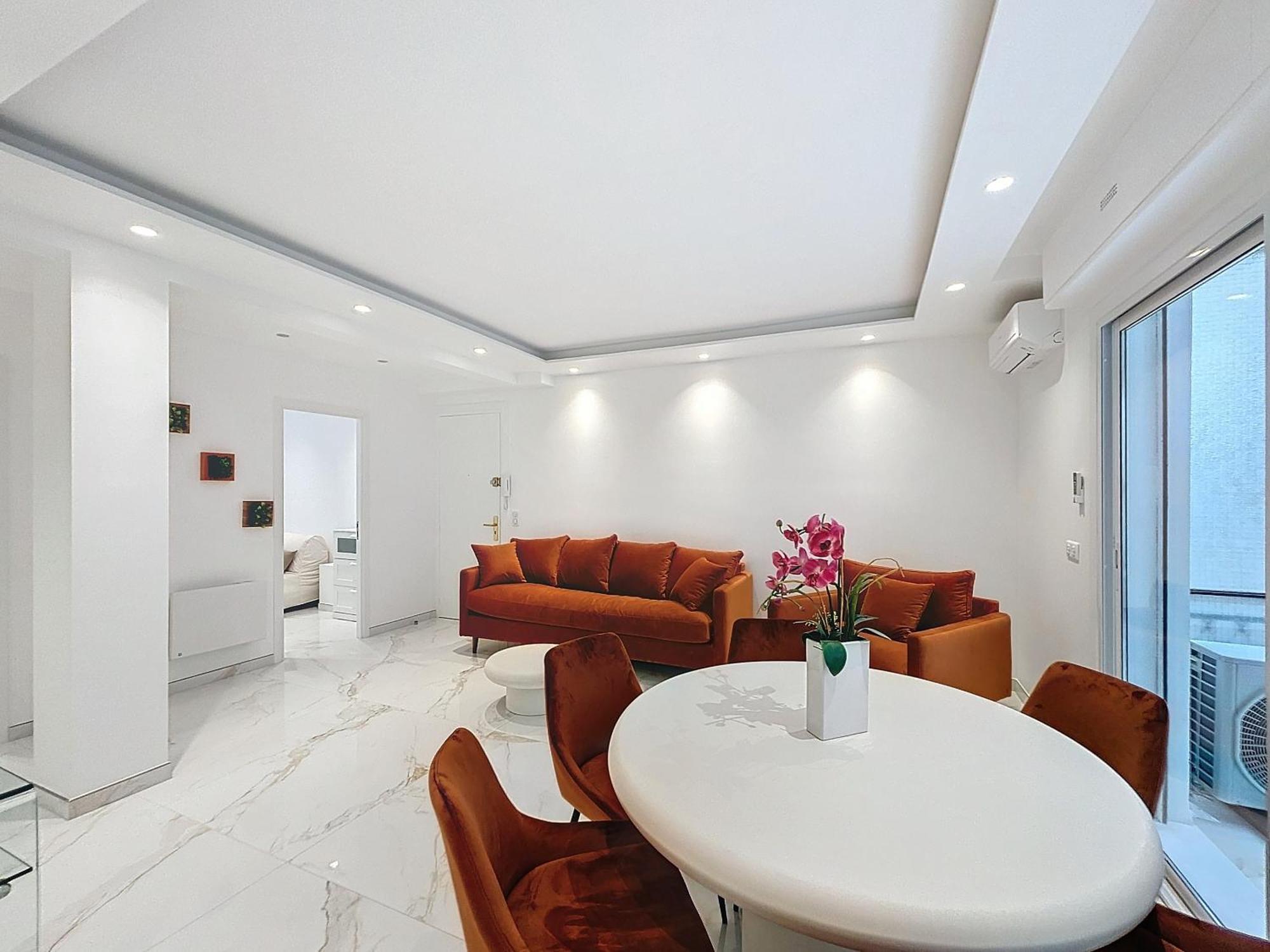 Lacour * Cannes