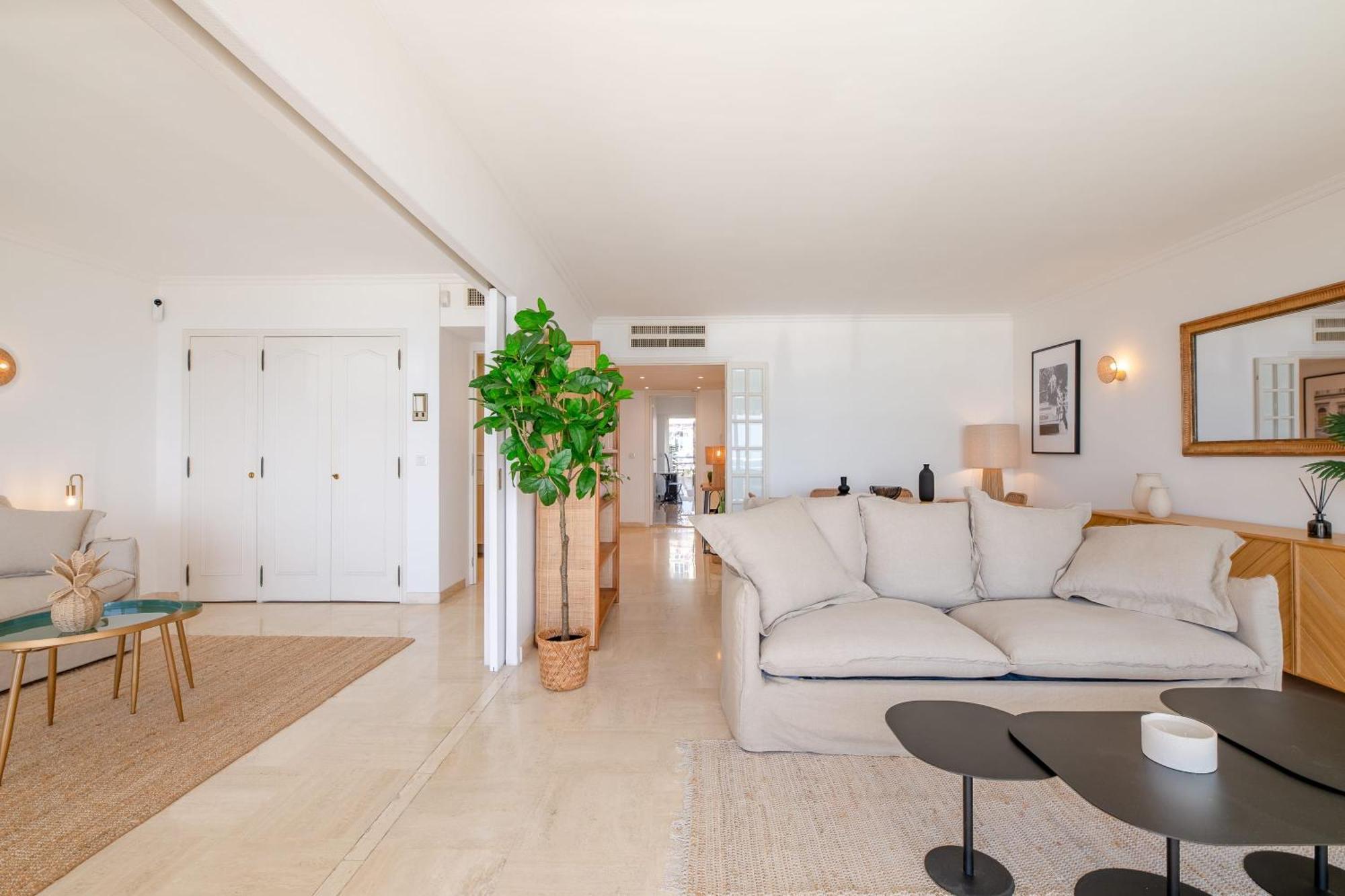 Georges Iii - With Panoramic View Of