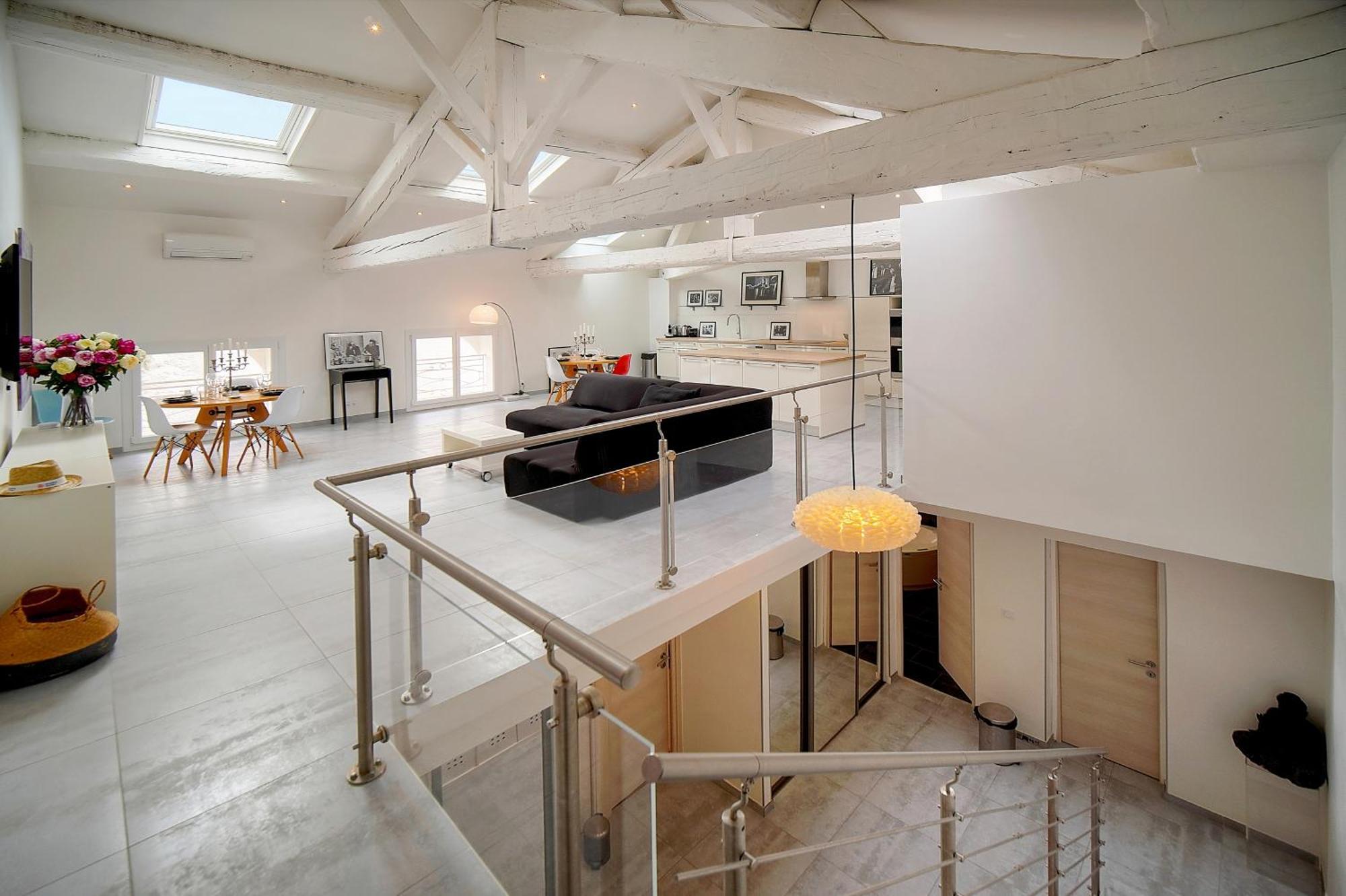 Immogroom - Luminous Spacious T4 - Ac Apartment