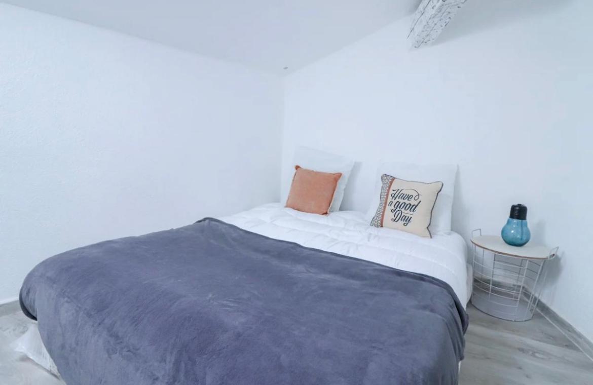 Joli 2 Pieces Renove A Proximite Du Centre Et Appartement