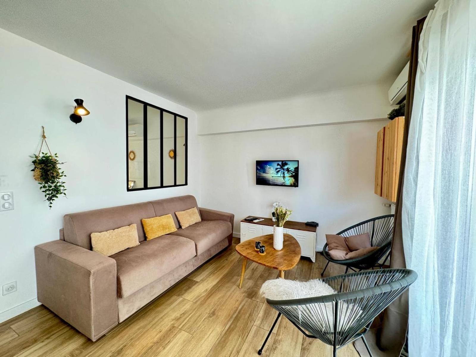 Kuz53 Romantique Proche De La Apartment Cannes