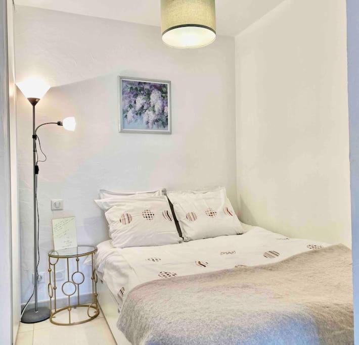 Lovely Flat With Covered Balcony In