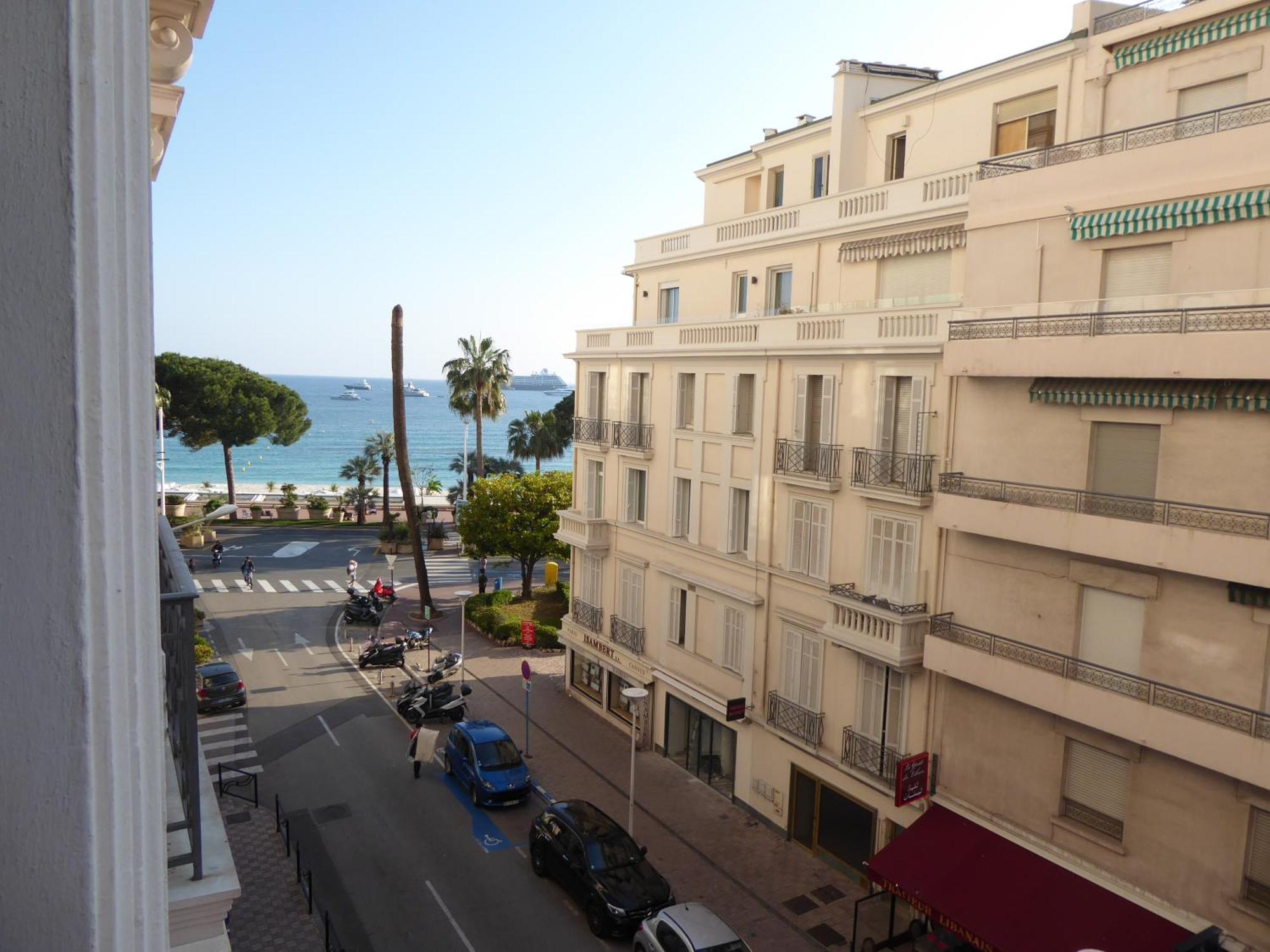 Apartment Croisette Palais Miramar Vue Laterale