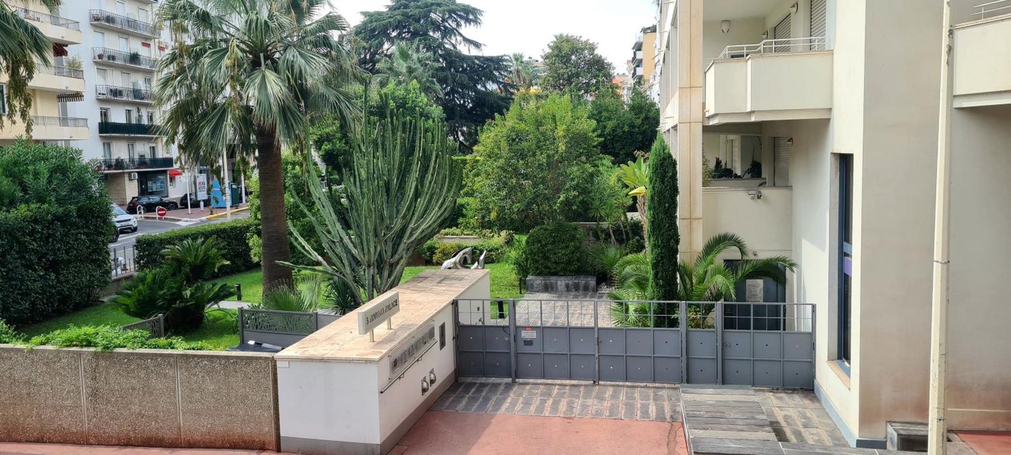 Apartment Le Ptit Ecrin Du Lerins