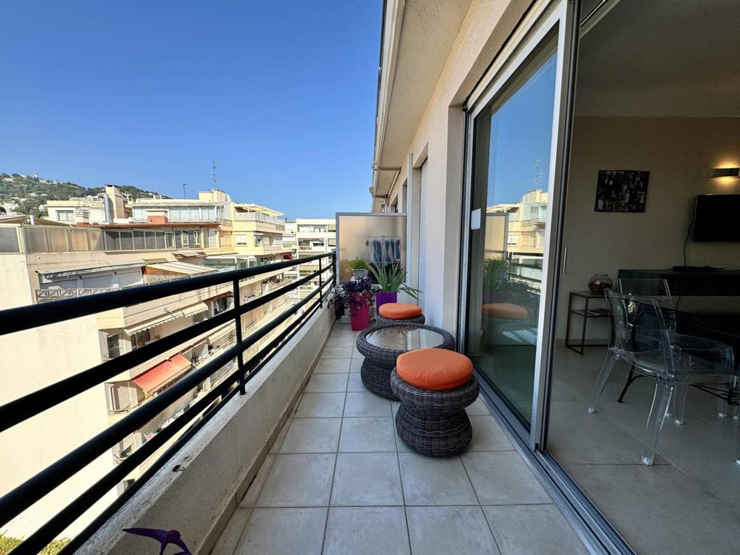 Proche Croisette - 2 Pieces Au Calme Avec Terrasse Apartment