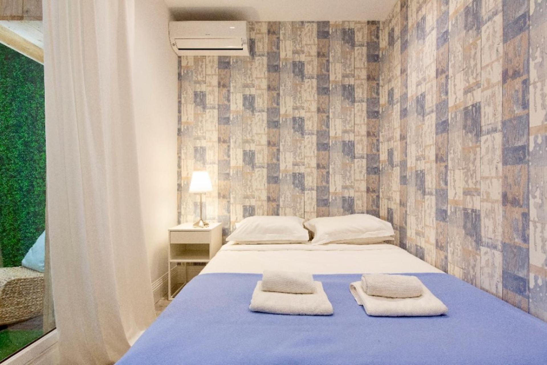 Hut * Oasis With Private Patio 10 Min To Palais & Beaches * Pet Friendly Apartment