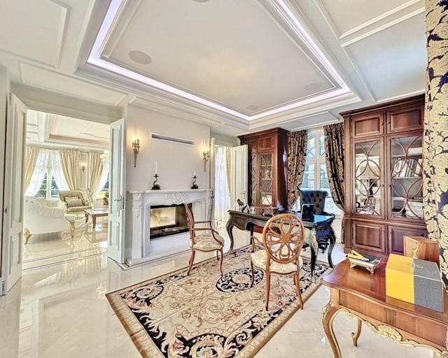 Palace De Lys Cannes