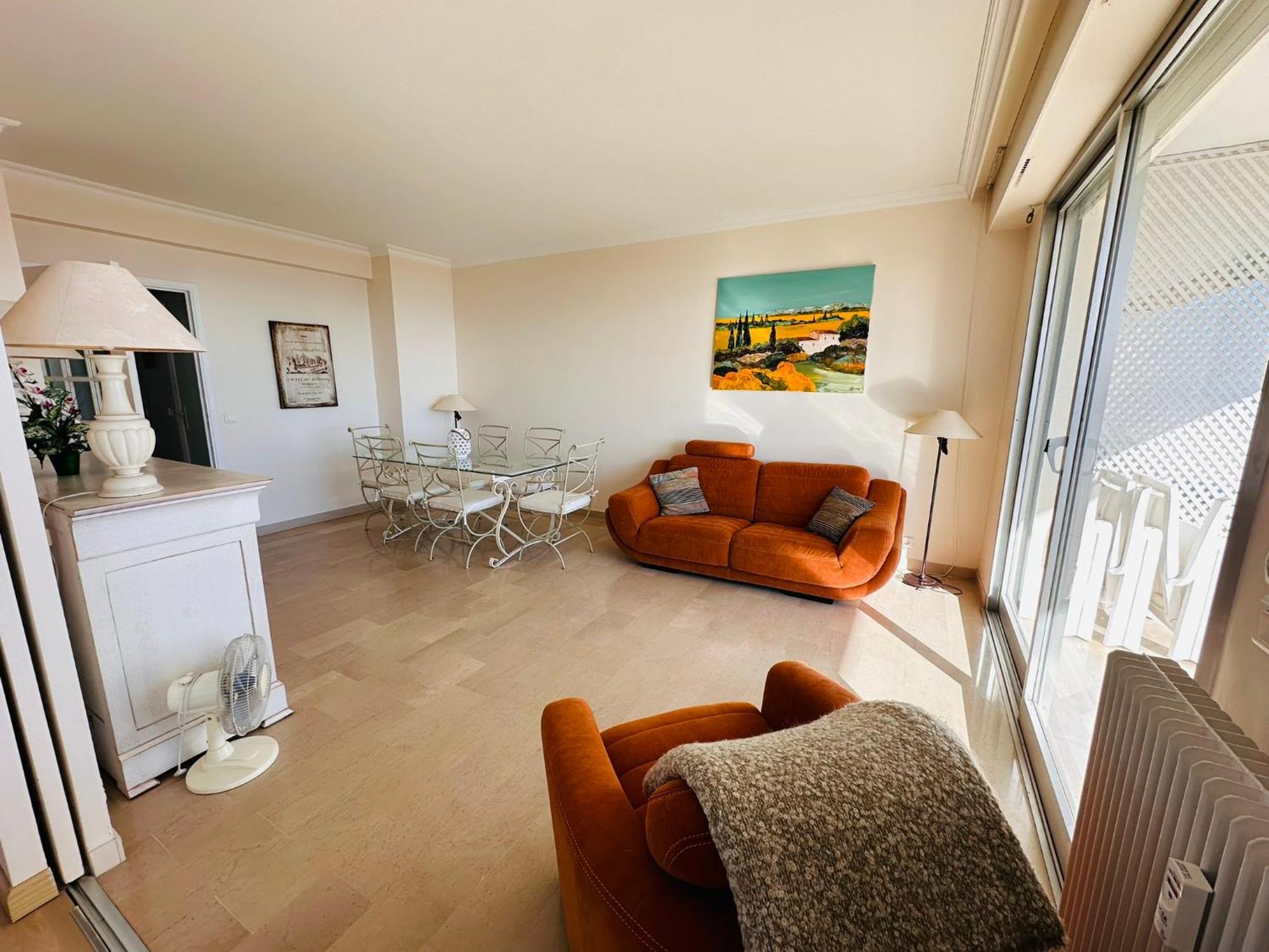 Appartement Large, Light And Modern 2 Bedroomed In With Sea Views, Pool And Lovely Terrace - 1503 *