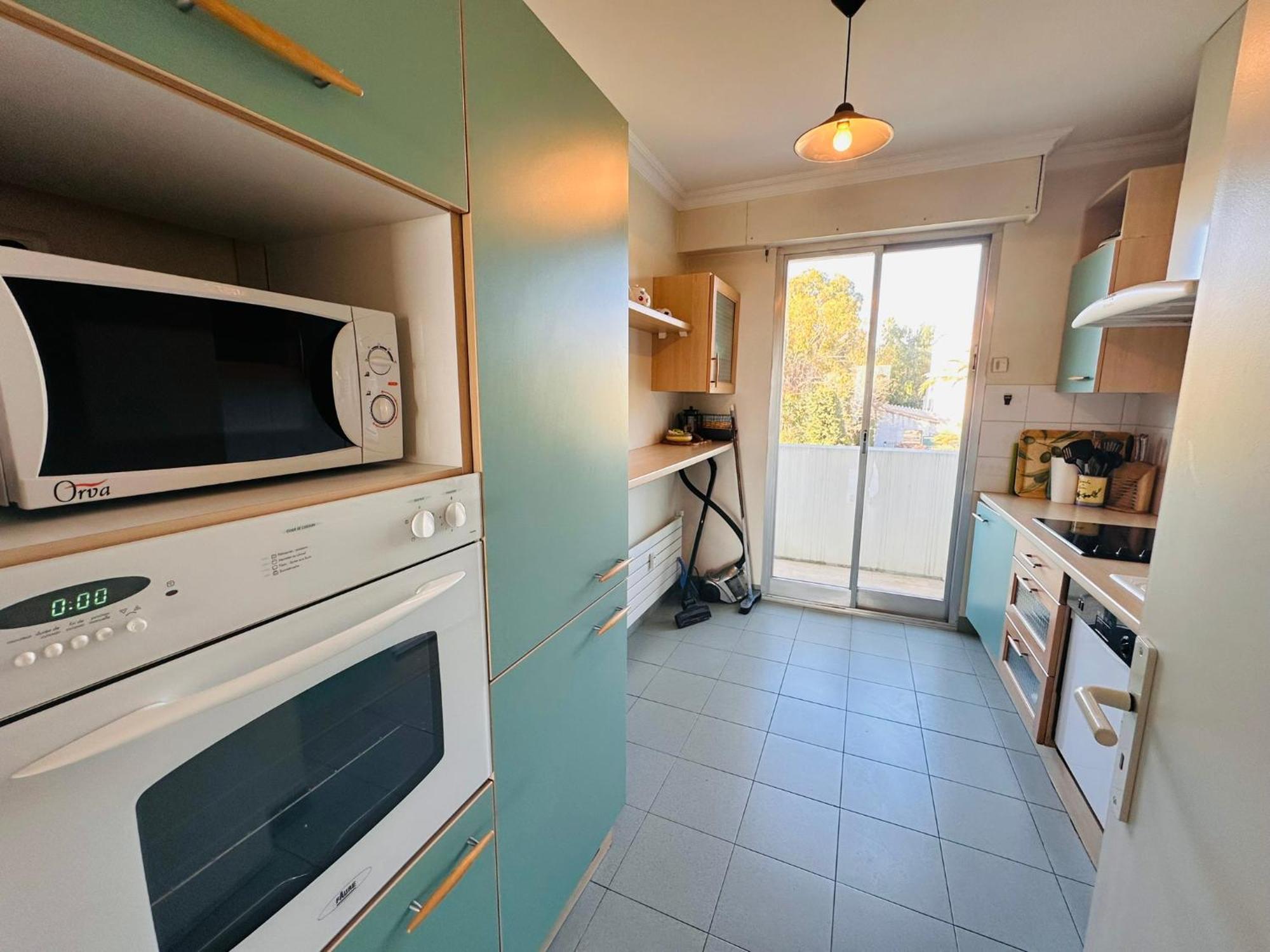Large, Light And Modern 2 Bedroomed In With Sea Views, Pool And Lovely Terrace - 1503 * Cannes