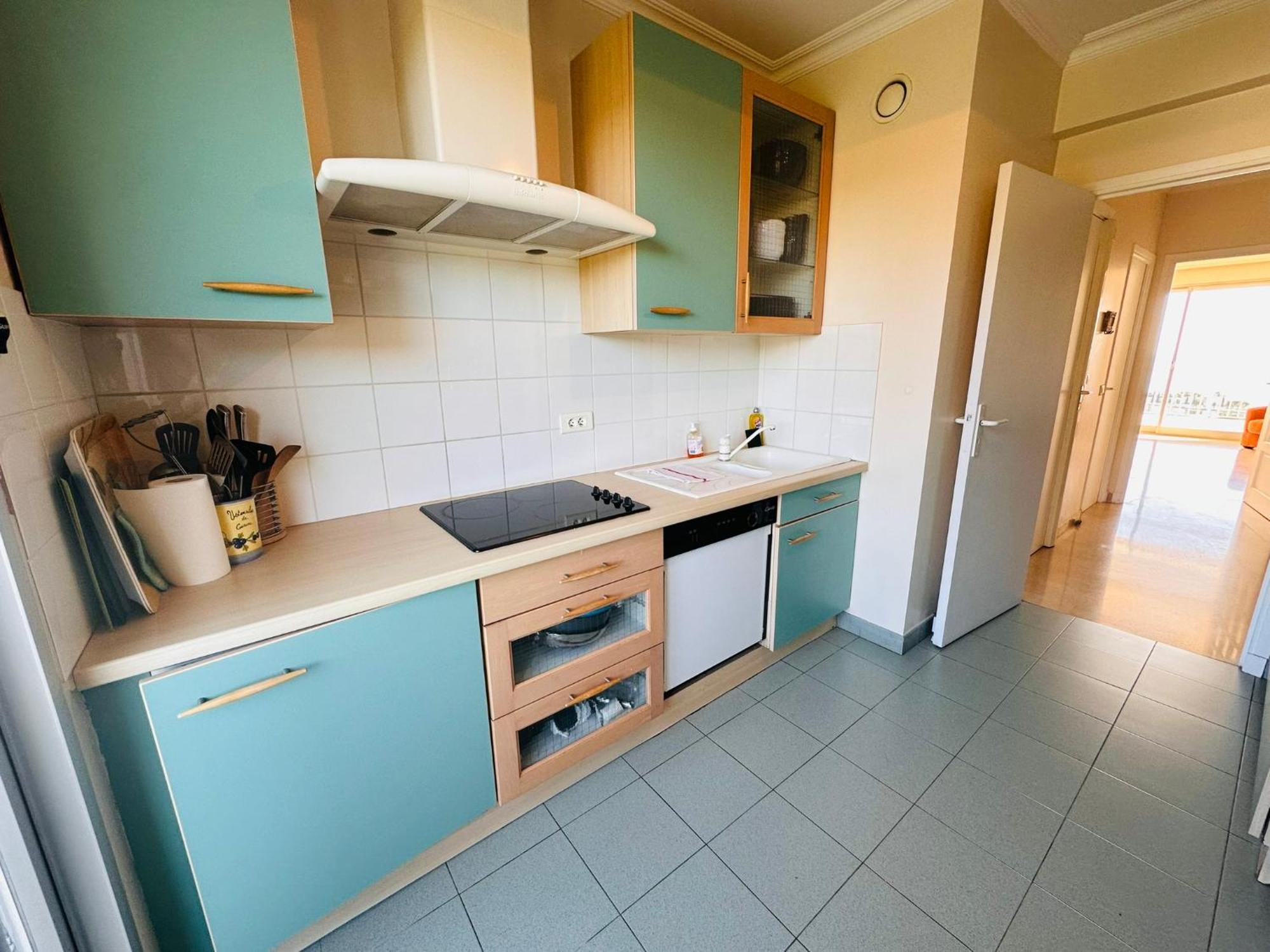 Appartement Large, Light And Modern 2 Bedroomed In With Sea Views, Pool And Lovely Terrace - 1503 *