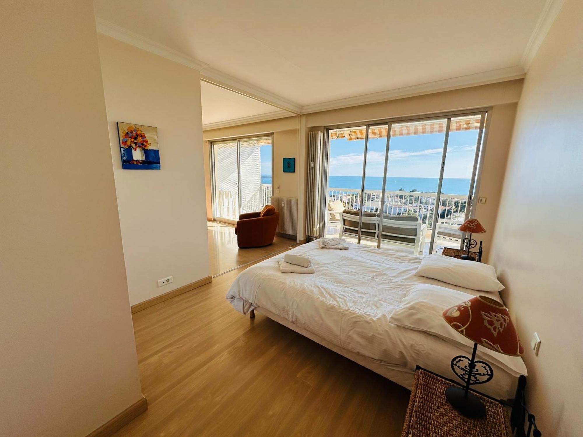 Large, Light And Modern 2 Bedroomed In With Sea Views, Pool And Lovely Terrace - 1503 * Cannes
