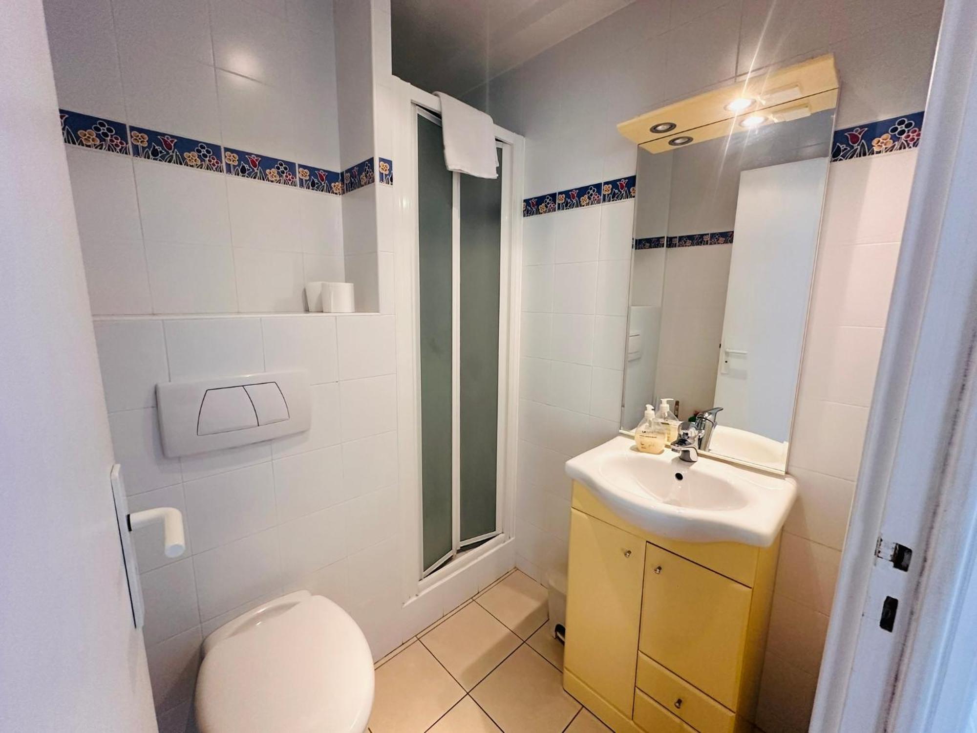 Large, Light And Modern 2 Bedroomed In With Sea Views, Pool And Lovely Terrace - 1503 Appartement