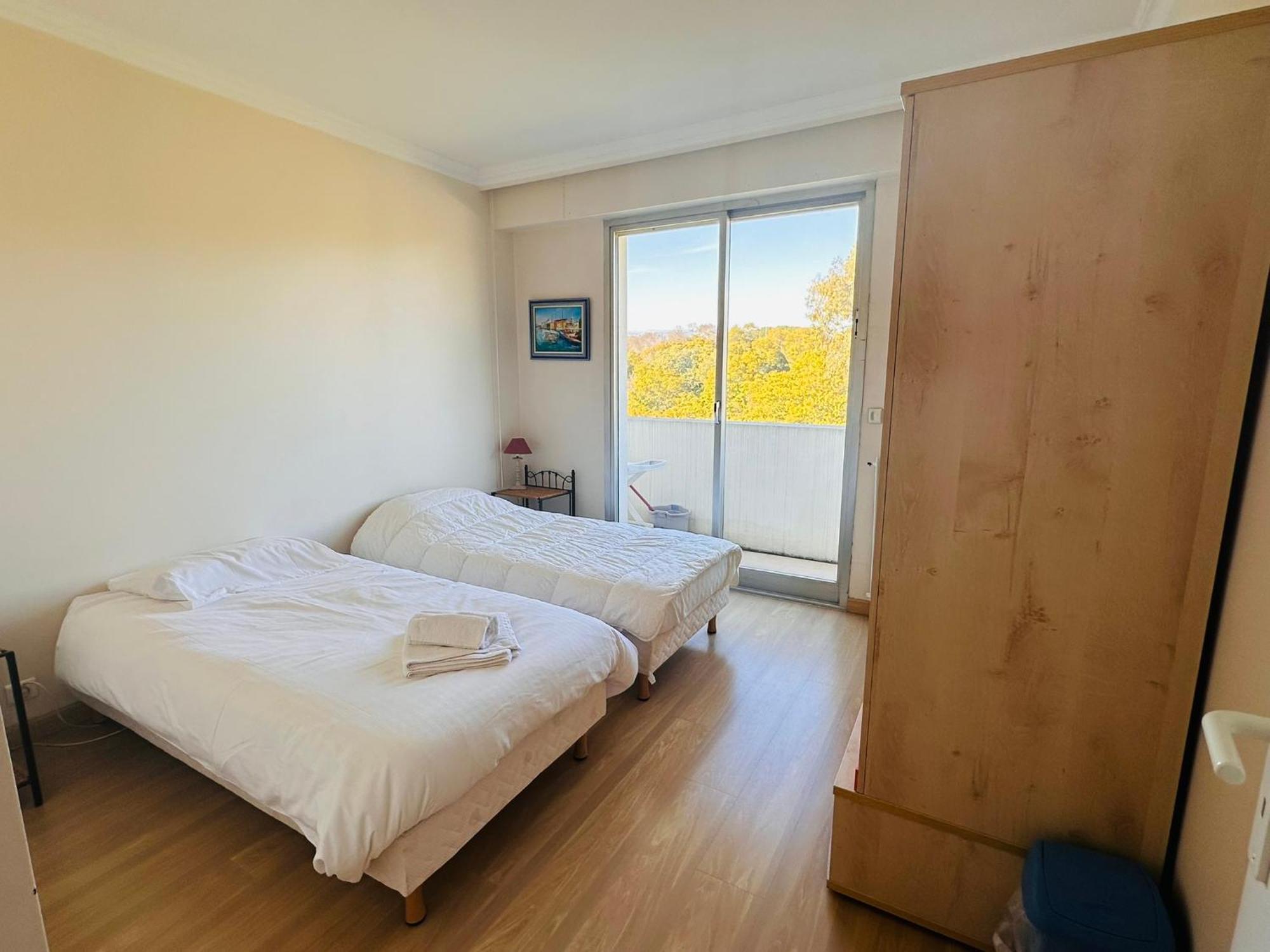 Large, Light And Modern 2 Bedroomed In With Sea Views, Pool And Lovely Terrace - 1503