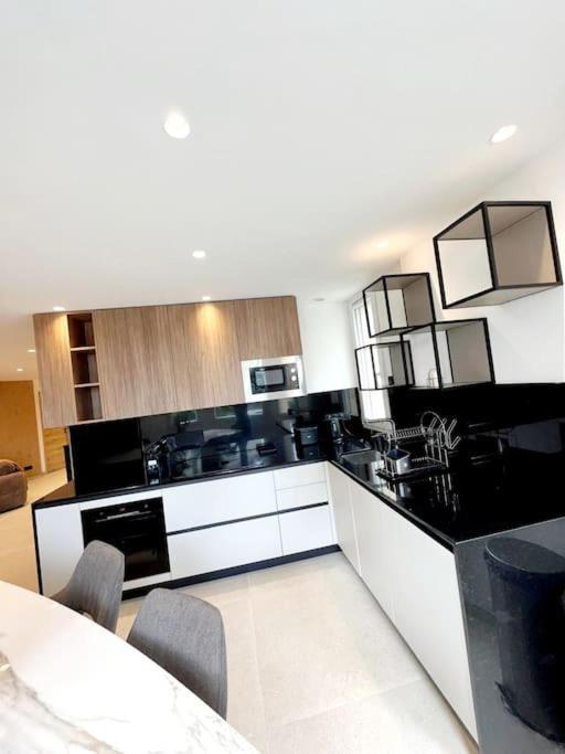 4 Pieces Luxueux Apartment