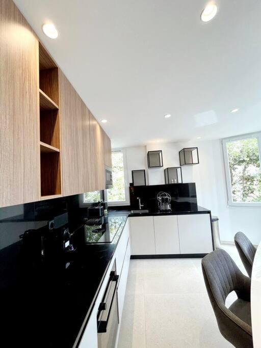 4 Pieces Luxueux Apartment *