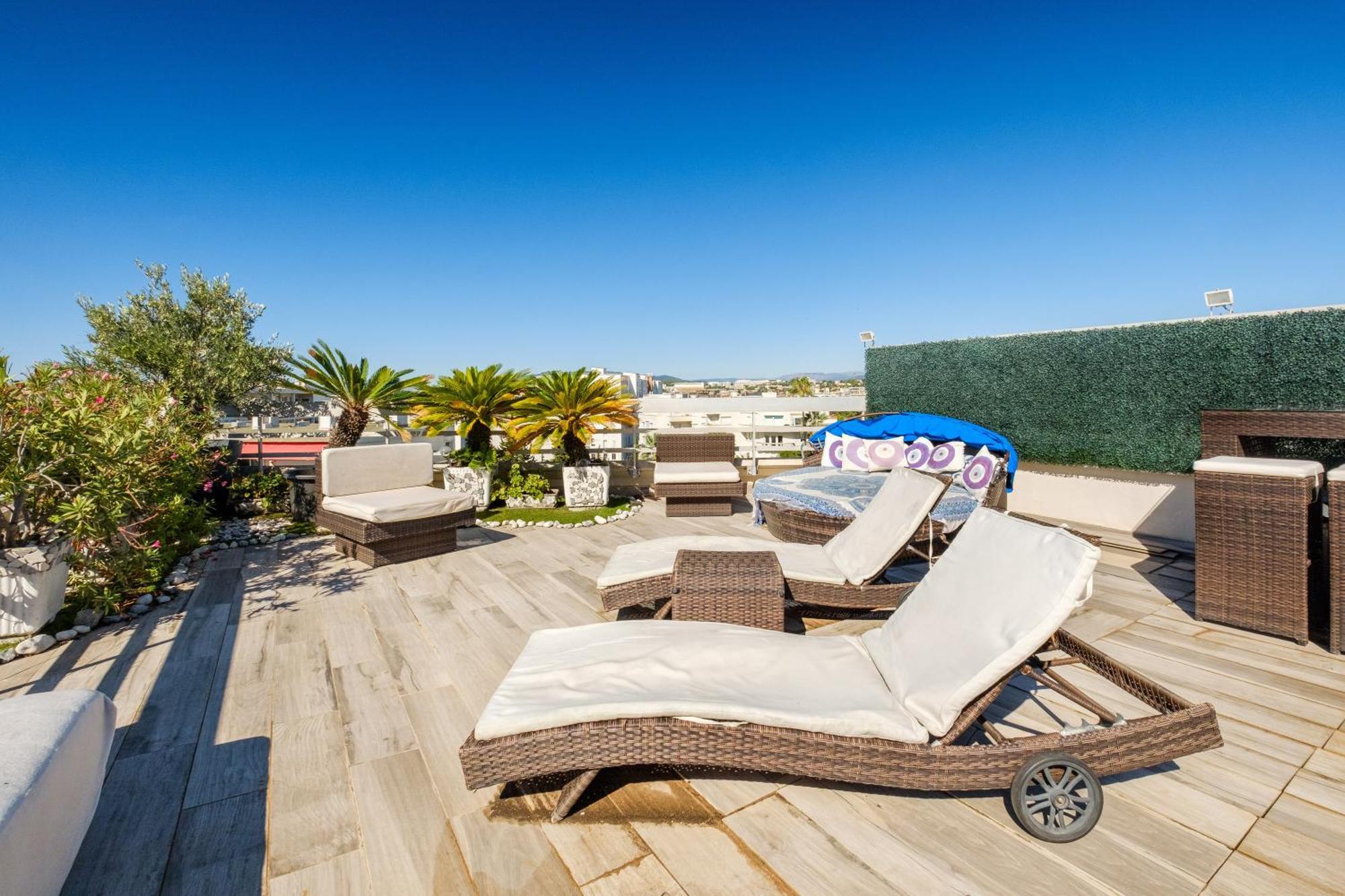 Sea And Sky 8 Personnes Cannes
