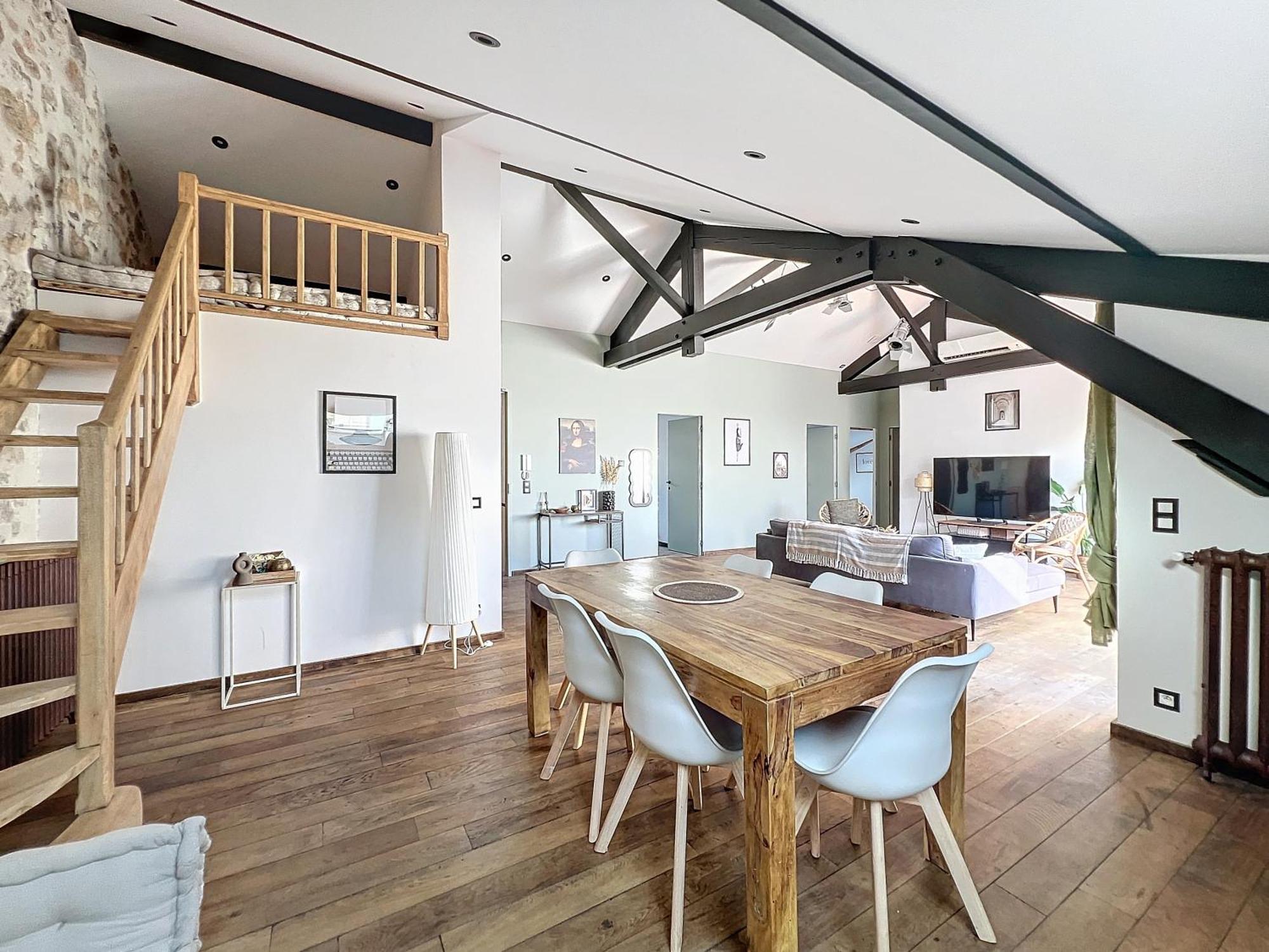 140m2 Vue Mer, 3 Chambres, Centre-ville Apartment