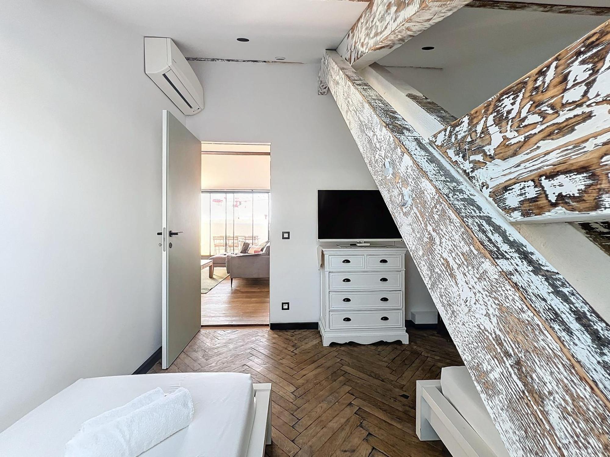 140m2 Vue Mer, 3 Chambres, Centre-ville Apartment