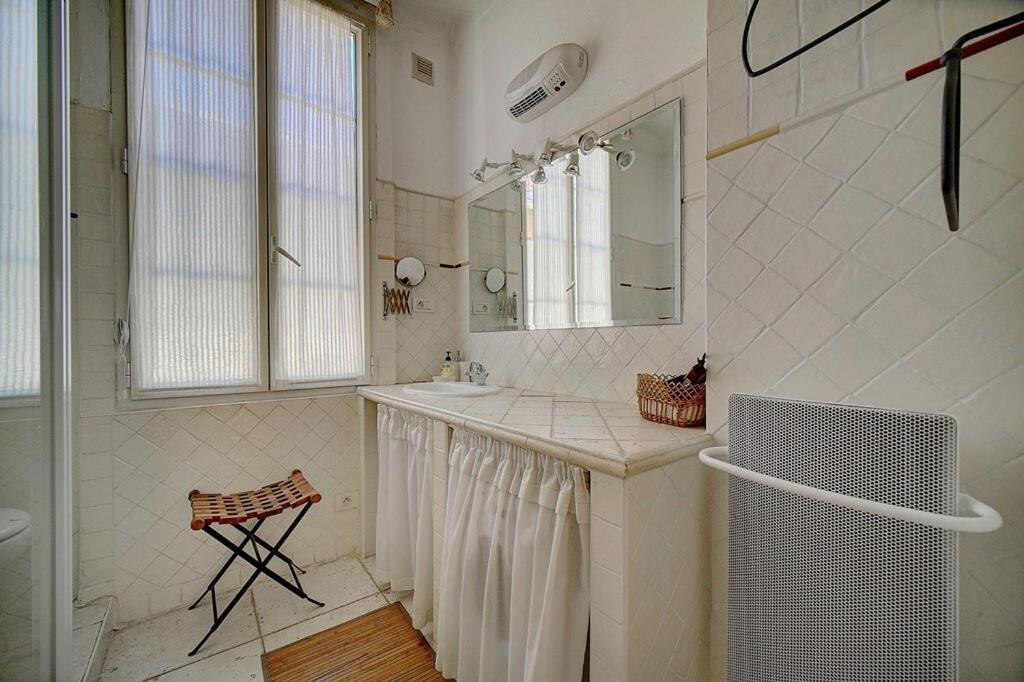A2b159 - Atypique Au Suquet Avec 2 Chambres!! * Cannes