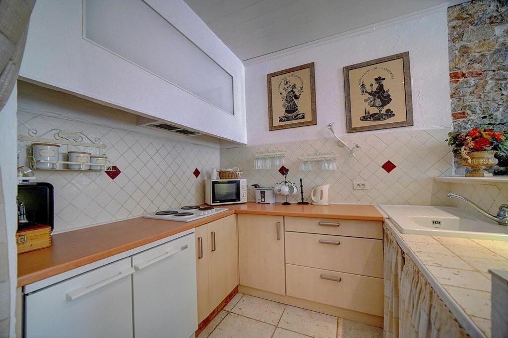 A2b159 - Atypique Au Suquet Avec 2 Chambres!! * Cannes