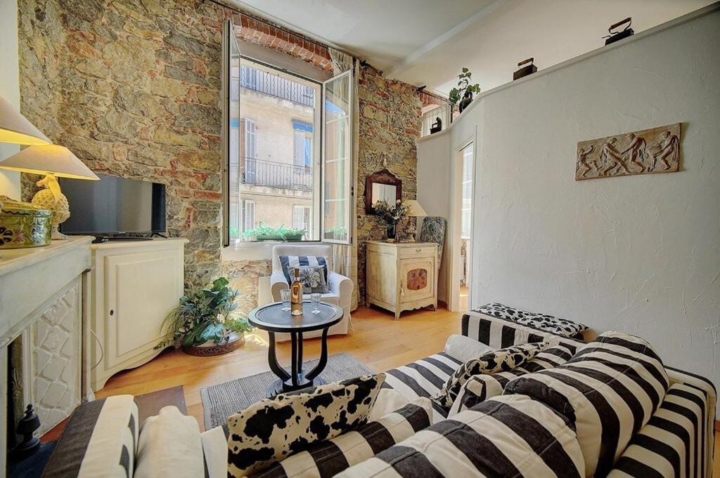A2b159 - Atypique Au Suquet Avec 2 Chambres!! * Cannes