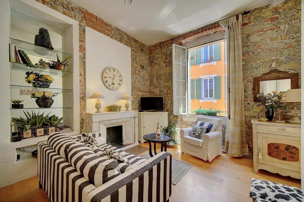 Apartment A2b159 - Atypique Au Suquet Avec 2 Chambres!! *