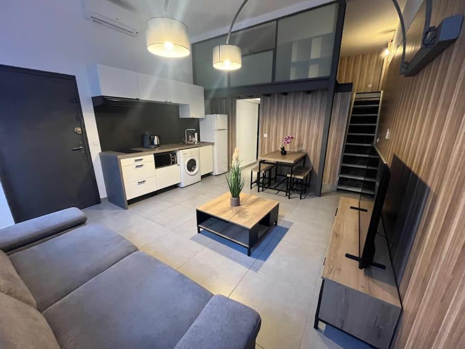 Cannes, Loft 6 Couchages Proche Centre Et Plages Cannes