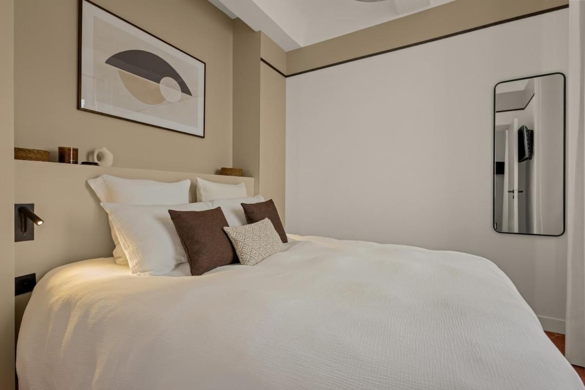 Exceptional Facing Palais Cannes1 Apartment *
